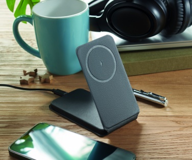 Logotrade promotional products photo of: Foldable magnetic charger 15W