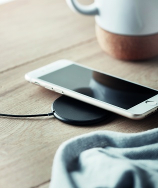 Logo trade promotional merchandise picture of: Magnetic wireless charger 10W