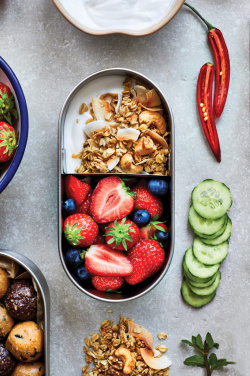 Logotrade advertising products photo of: Black+Blum Stainless Steel Double Bento Box