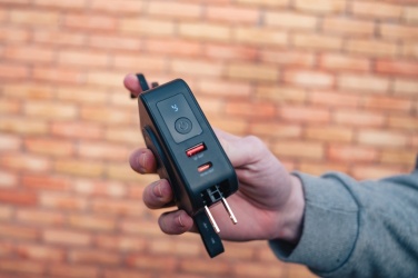 Logotrade meene foto: Urban Vitamin Saratoga 5 in 1 universaalne laadija