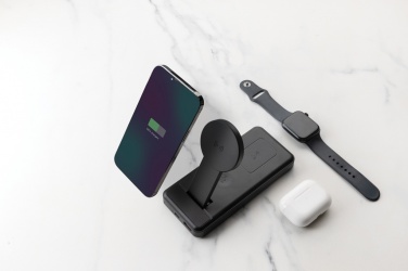 Logotrade meene foto: Fenwick RCS taaskasutatud plastist 10000mah 3 ühes kiire akupank