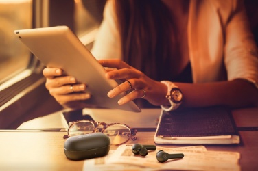 Logotrade ärikingituse foto: Motorola IPX5 TWS MOTO nupud 85