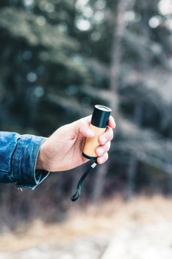 Logotrade reklaamkingituse foto: Bambusest ja RCS-i sertifikaadiga taaskasutatud plastikust taskulamp