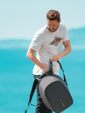 Logotrade firmakingituse foto: Bobby Hero Väike vargusevastane seljakott