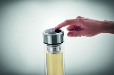 Logotrade ärikingituse foto: Puutetundliku termomeetriga pudel