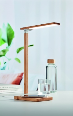 Logo trade ärikingituse pilt: Lauavalgusti ja laadija 10W