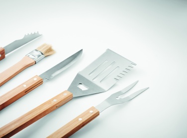 Logo trade meened foto: 5 grillitööriista kotis