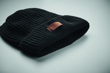 Logotrade ärikingitused pilt: Talvekomplekt taaskasutatud materjalist, kindad, müts ja sall