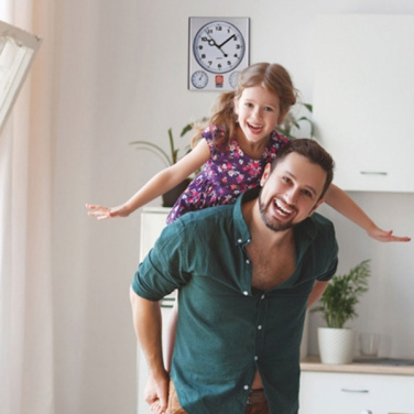 Logo trade firmakingi pilt: Plastikust seinakell DEN HAAG