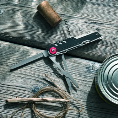 Logotrade meened pilt: Multifunktsionaalne tööriist PELAT