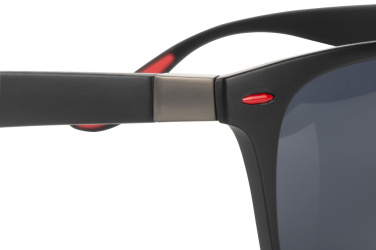 Logotrade firmakingi foto: Päikeseprillid MAHAVELI Schwarzwolf