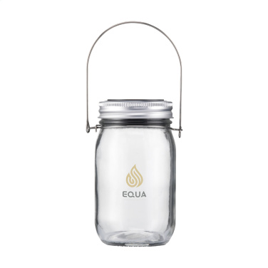 Logotrade firmakingituse foto: SunJar päikesepatareiga valusti aeda