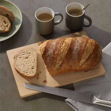 Logotrade ärikingituse foto: Lepapuidust lõikelaud