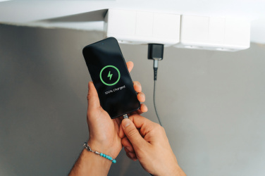 Logo trade firmakingituse pilt: Urban Vitamin Monterey RCS taaskasutatud plastist laadija