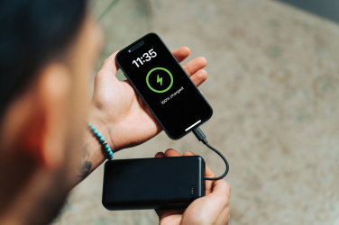 Logo trade reklaamkingid foto: Urban Vitamin Menlo Park RCS plastist 20 000 akupank