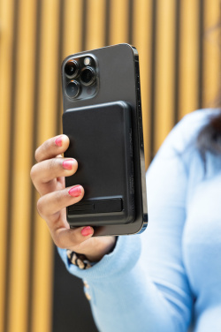 Logotrade ärikingituse foto: Zen RCS plastk 5000 mah 5W magnetiline bambusest akuank