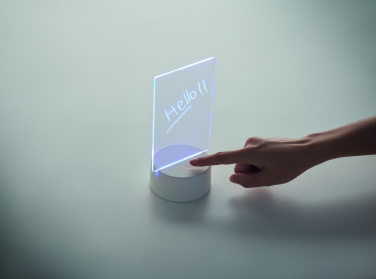 Logotrade firmakingituse foto: LEDMEMO valgustatud LED-märkmetahvel