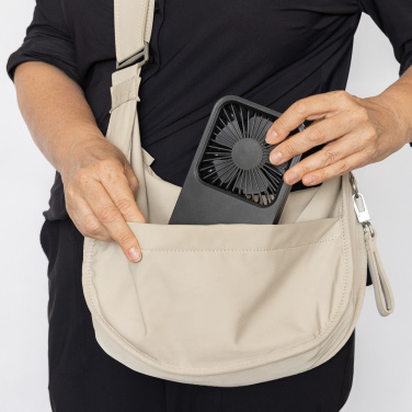 Logo trade reklaamtooted foto: Aervina RCS taaskasutatud plastist laetav lauaventilaator