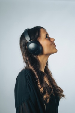 Logo trade mainoslahjat ja liikelahjat kuva: Urban Vitamin Cupertino RCS ANC kuulokkeet