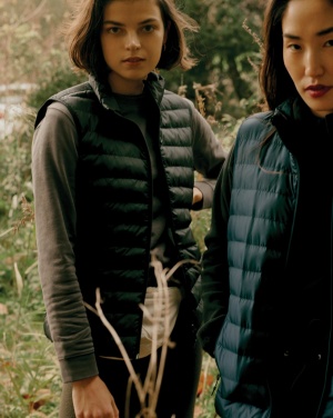 Logotrade mainostuote tuotekuva: Iqoniq Meru naisten liivi kierrätetystä polyesteristä