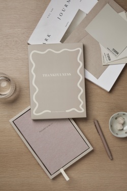 Logotrade mainoslahja tuotekuva: VINGA Thankfulness -päiväkirja GRS-sertifioitua paperia