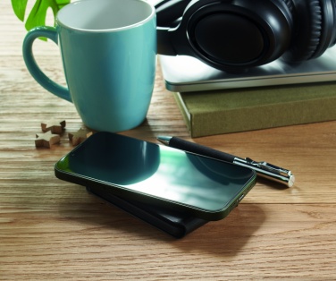 Logotrade mainoslahjat kuva: Taitettava magneettilaturi 15W