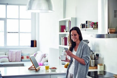 Logotrade mainoslahja tuotekuva: Bambu puhelinalusta TUANUI