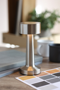 Logo trade mainoslahjat tuotekuva: Ladattava rautainen pöytävalaisin