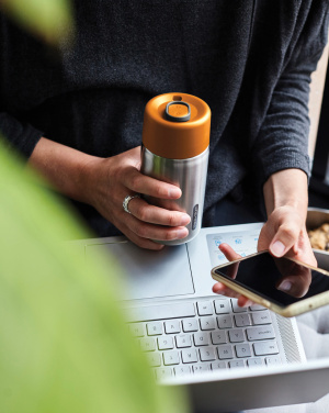 Logotrade mainoslahja ja liikelahja kuva: Musta+Blum-eristetty matkamuki ruostumatonta terästä