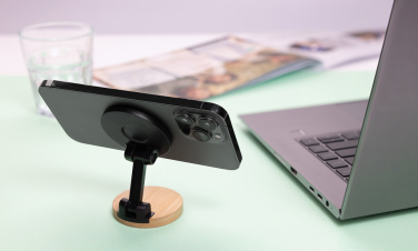Logotrade firminės dovanos nuotrauka: Magmount RCS perdirbto plastiko ir bambuko telefono stovas
