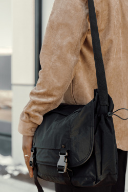 Logotrade dāvanas foto: KENTO URBAN RCS pārstrādāta neilona 15,6 collu kurjera soma