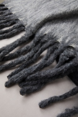 Лого трейд бизнес-подарки фото: Одеяло из смесовой шерсти Vinga Saletto