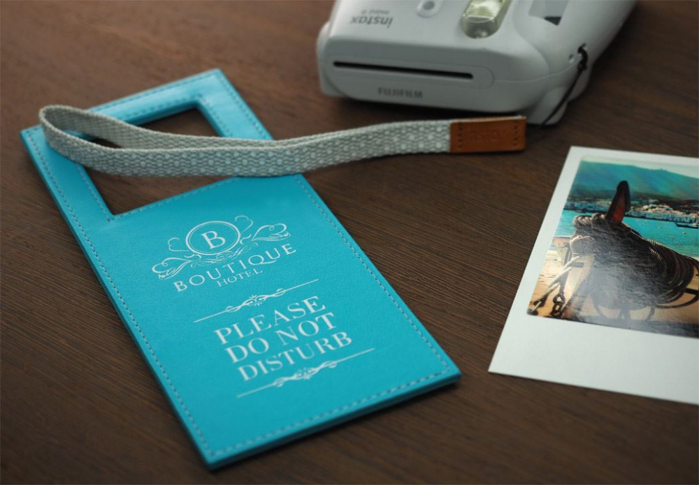 Логотрейд бизнес-подарки картинка: Информационная бирка на дверь в гостинице 1110119