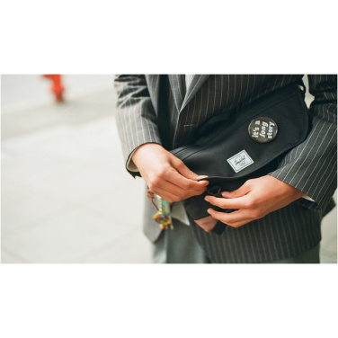 Лого трейд pекламные продукты фото: Сумка-мессенджер Herschel Cove из переработанного материала 22,5 л