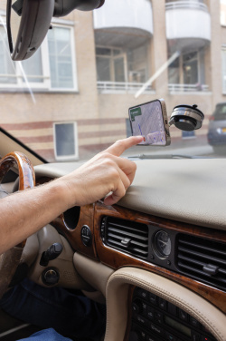 Logotrade kampanjprodukter bild: Terra 360 RCS återvunnen plast universell telefonhållare