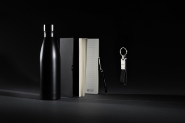 Logotrade kampanjprodukter bild: Swiss Peak RCS-certifierat lyxgåvoset med vattenflaska och a
